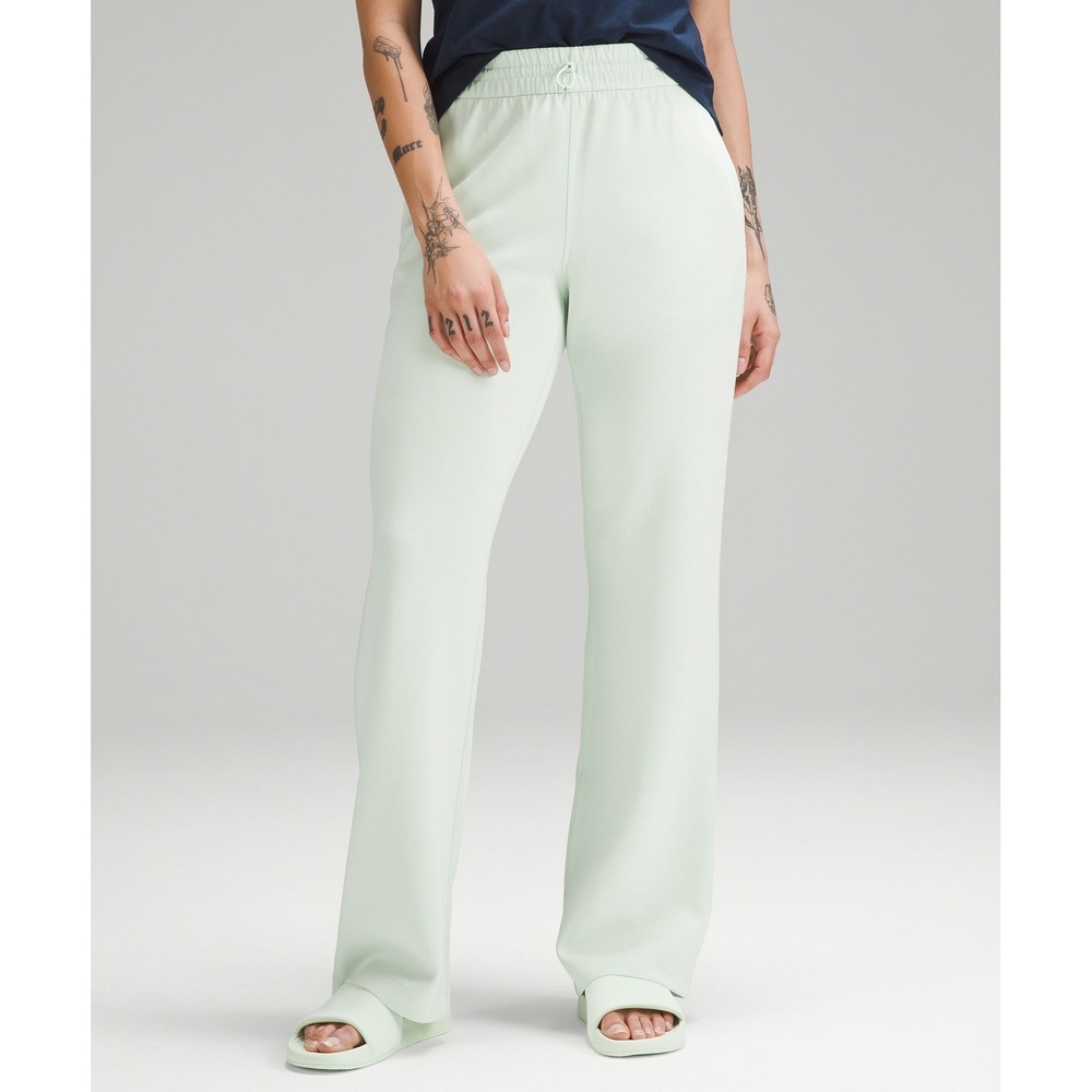 Lululemon Softstreme High-Rise‎ Straight-Leg Pant Kohlrabi Green Size 14